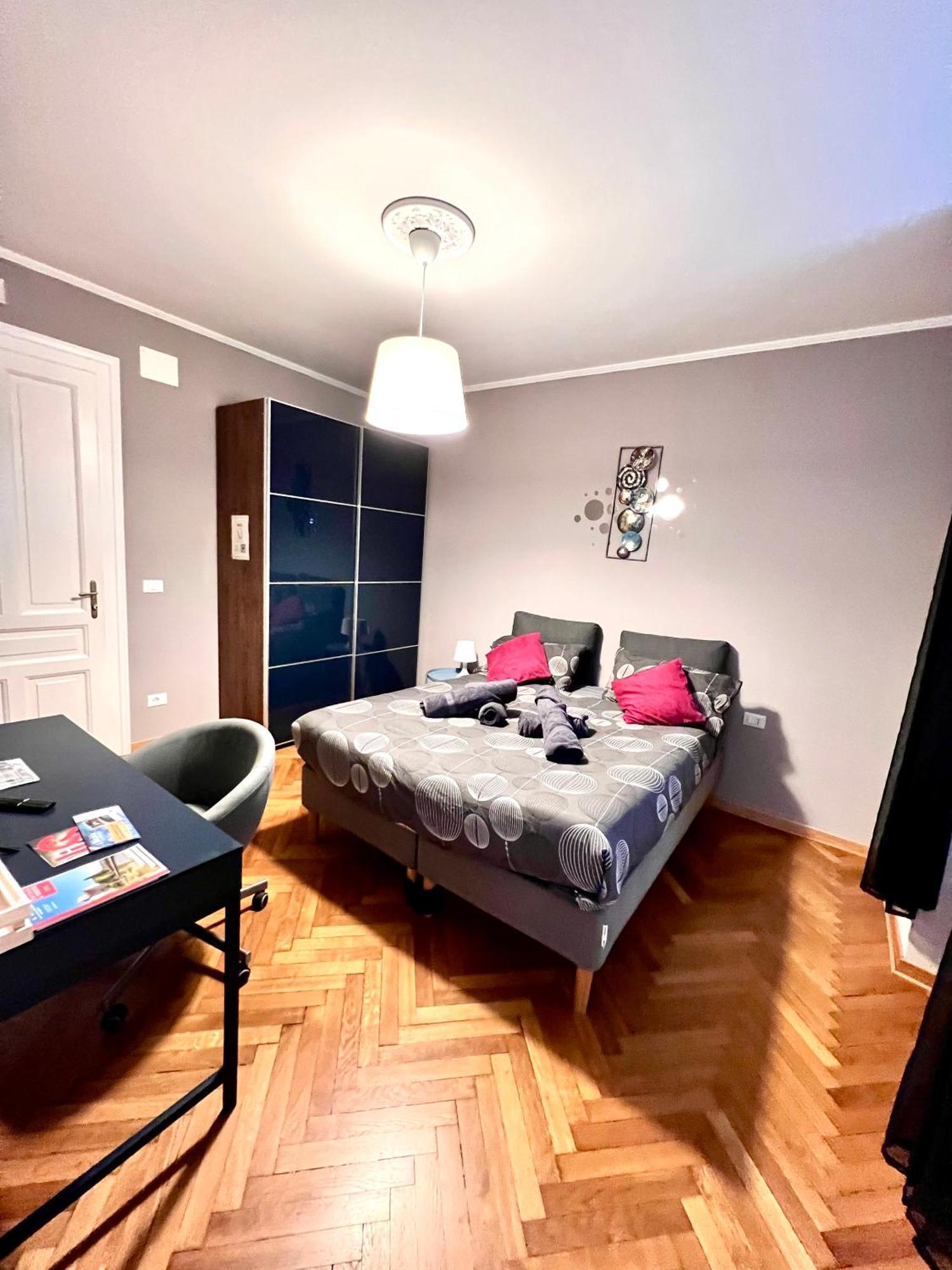 Residence Montanelli Триест Экстерьер фото