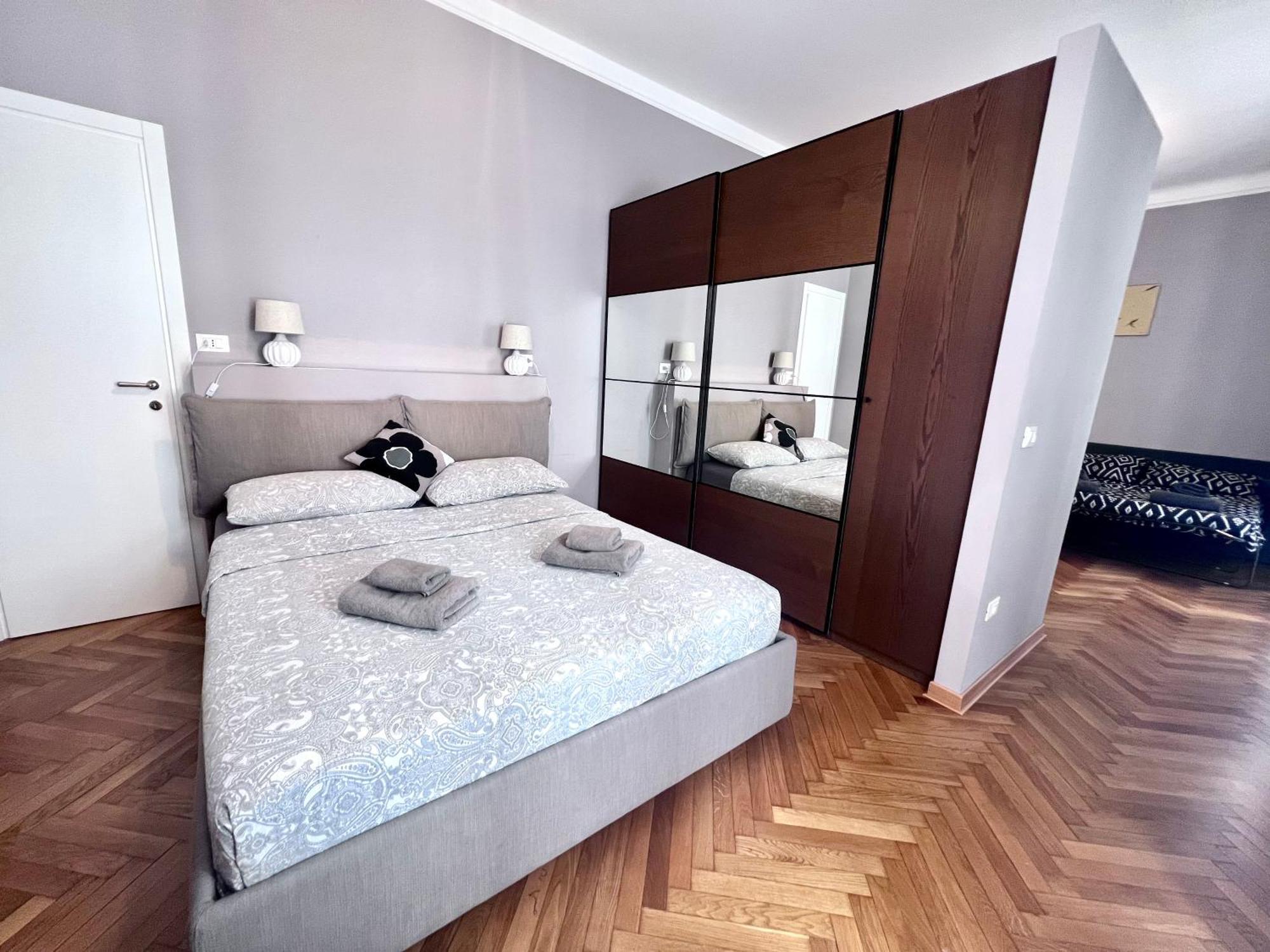 Residence Montanelli Триест Экстерьер фото